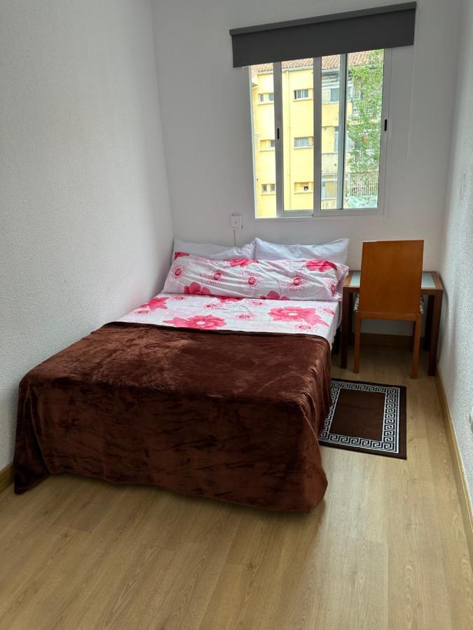 El Gengo Hostel Madrid Exterior photo